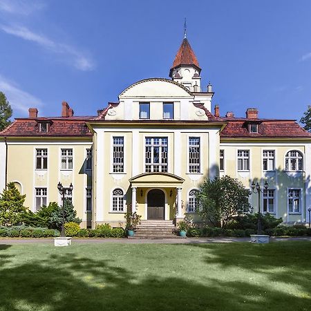 Palac Nieznanice Zabytek Goscinny Ze Spa Εξωτερικό φωτογραφία
