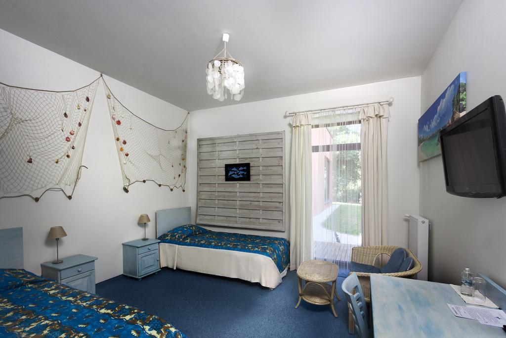 Palac Nieznanice Zabytek Goscinny Ze Spa Δωμάτιο φωτογραφία