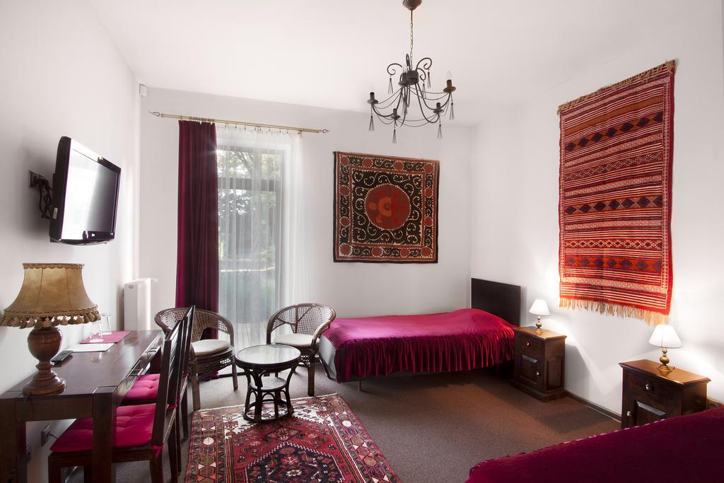 Palac Nieznanice Zabytek Goscinny Ze Spa Δωμάτιο φωτογραφία