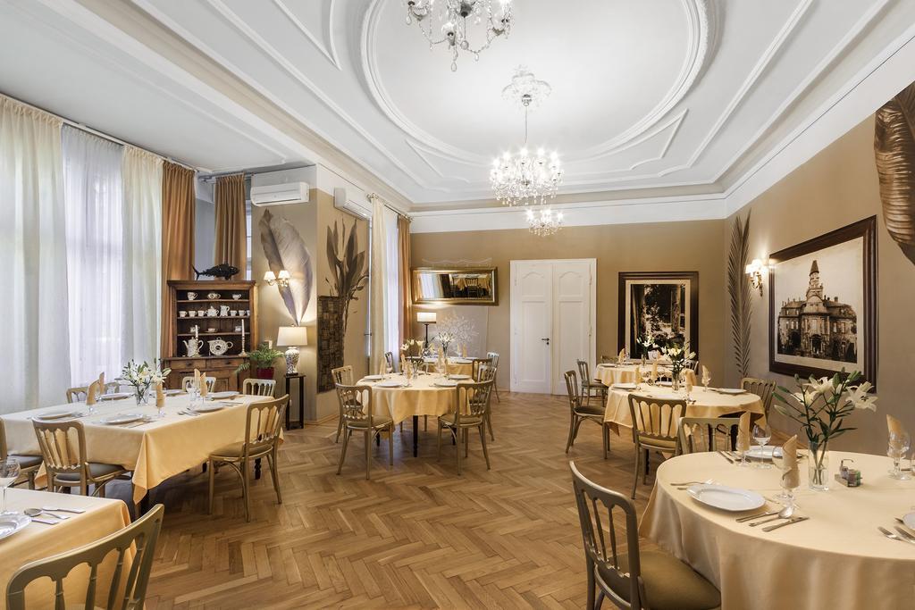 Palac Nieznanice Zabytek Goscinny Ze Spa Εξωτερικό φωτογραφία