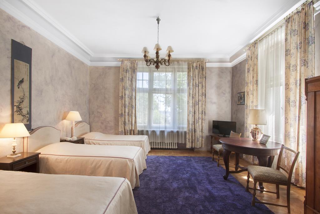 Palac Nieznanice Zabytek Goscinny Ze Spa Δωμάτιο φωτογραφία